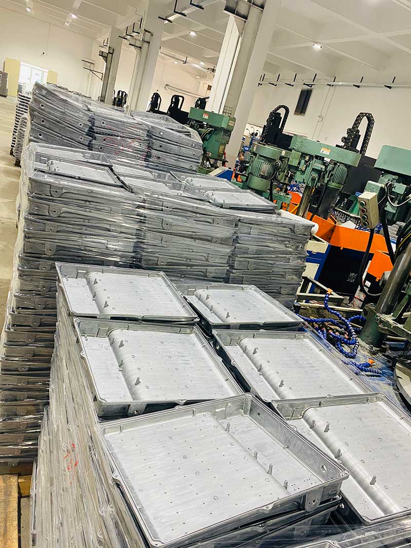 лят под налягане корпус на прожектор